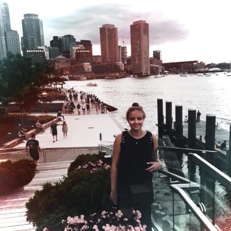 Photo of Lauren Nagy